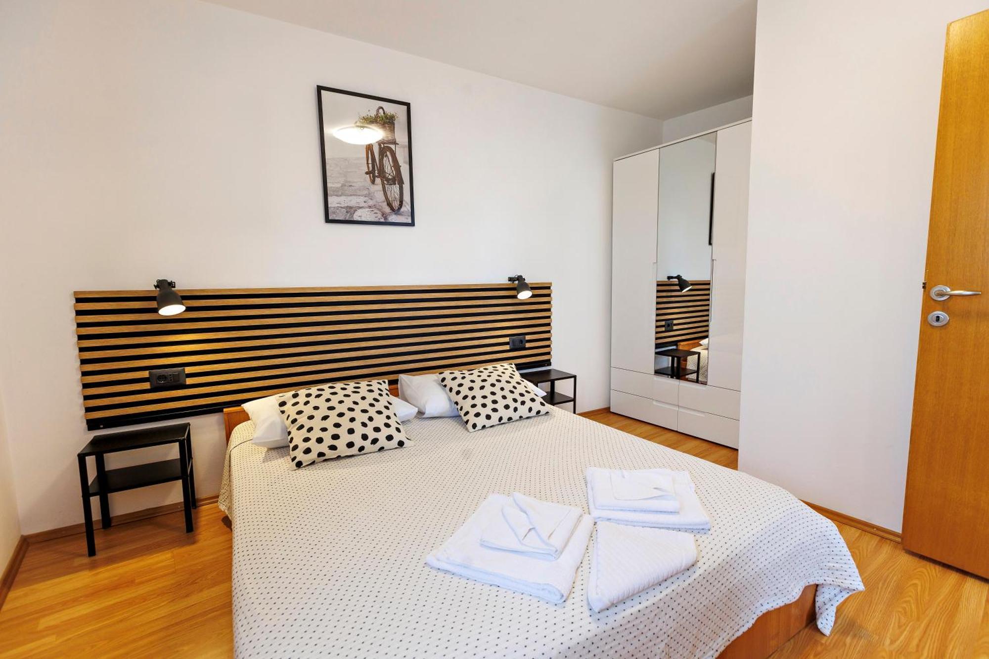 Apartments Baricevic Бол Екстериор снимка