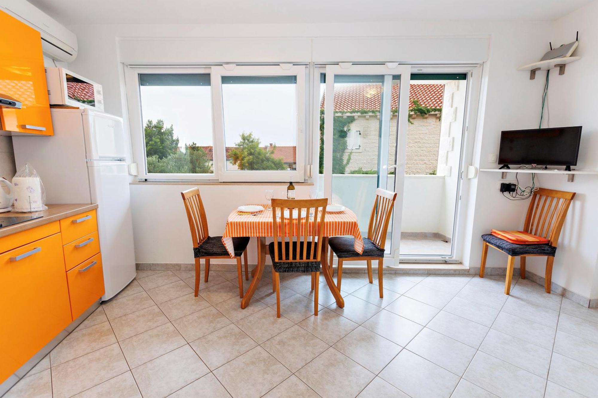 Apartments Baricevic Бол Екстериор снимка