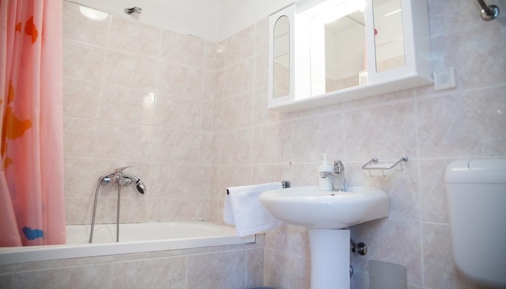 Apartments Baricevic Бол Екстериор снимка